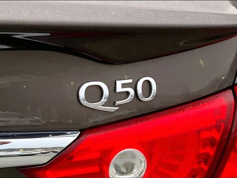 Used 2016 INFINITI Q50 Hybrid image 10
