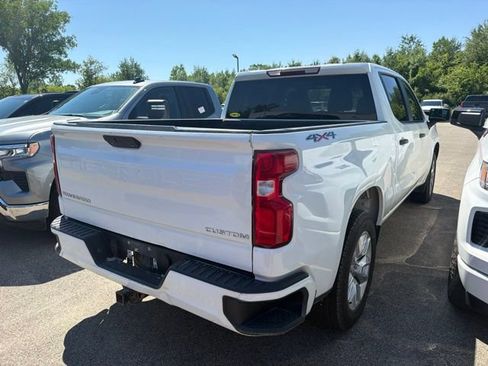 Used 2020 Chevrolet Silverado 1500 Custom w/ Custom Value Package AWD/4WD image 8