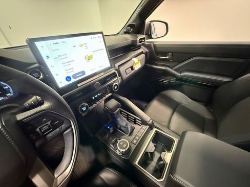 Used 2025 Toyota 4Runner Limited w/ Tow Technology Package image 74