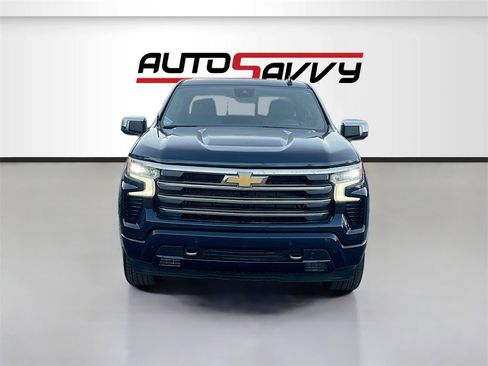 Used 2022 Chevrolet Silverado 1500 High Country w/ High Country Premium Package image 2