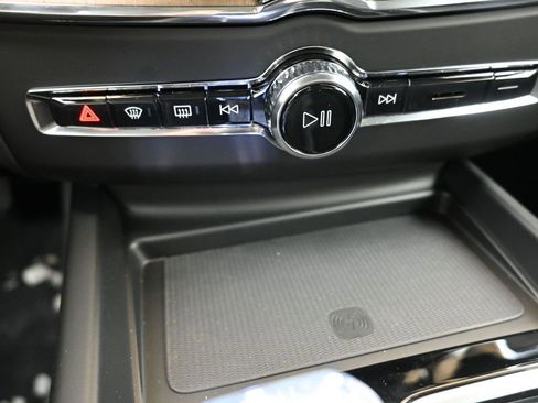 New 2026 Volvo XC60 B5 Plus w/ Protection Package Premier image 33