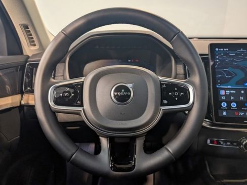 Used 2025 Volvo XC90 T8 Plus image 17