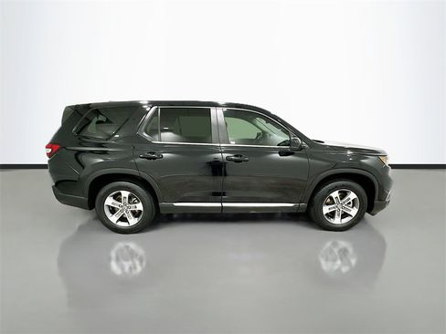 Used 2023 Honda Pilot EX-L image 8