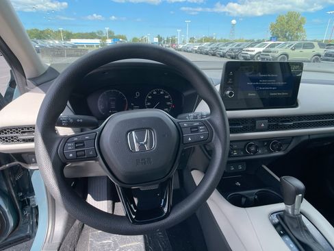 New 2026 Honda HR-V LX image 13