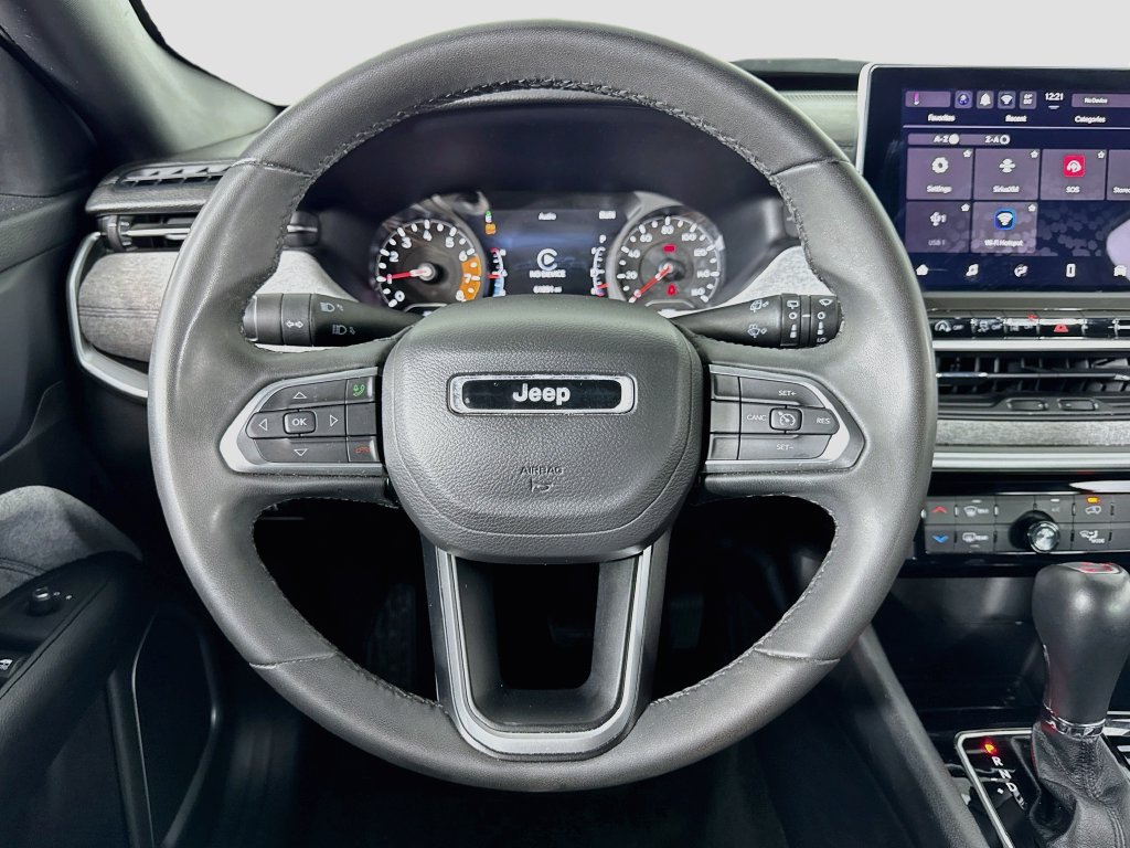 Used 2024 Jeep Compass Latitude AWD/4WD image 21