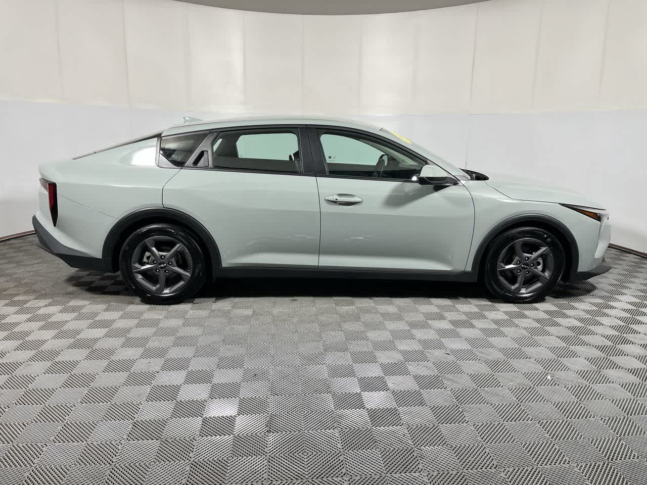 Used 2025 Kia K4 FWD image 9