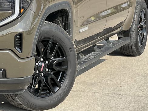 Used 2023 GMC Sierra 1500 Elevation image 8