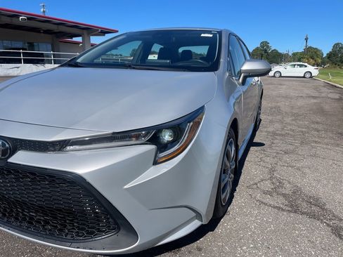 Used 2021 Toyota Corolla LE image 10