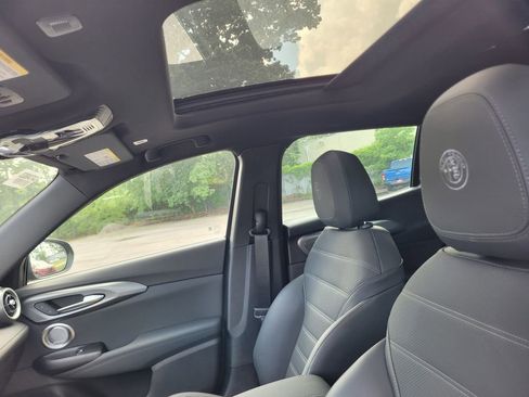 New 2024 Alfa Romeo Tonale Veloce image 13