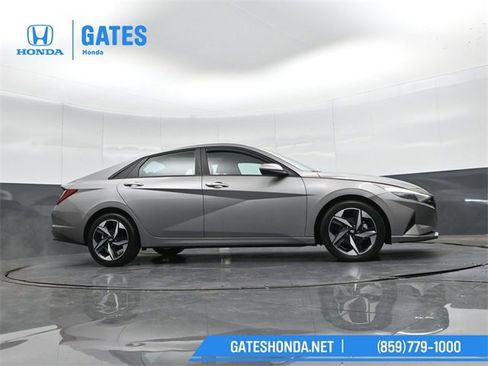 Used 2023 Hyundai Elantra SEL w/ Convenience Package image 43