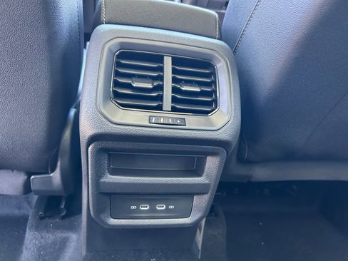 New 2026 Volkswagen Taos SE FWD image 30