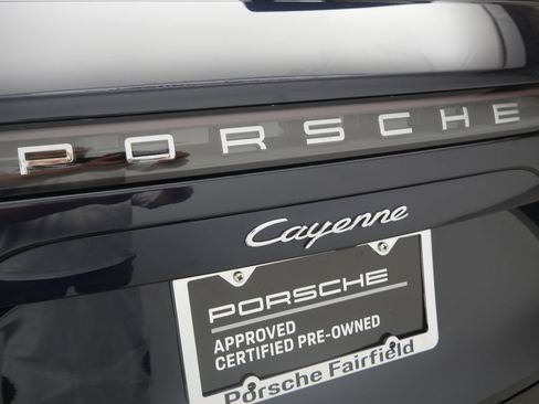 Used 2023 Porsche Cayenne AWD/4WD image 11