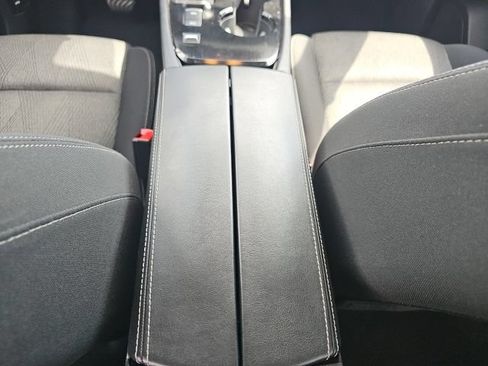 Used 2025 Nissan Rogue SV FWD image 25