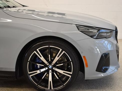 New 2027 BMW 550e xDrive w/ Premium Package AWD/4WD image 13