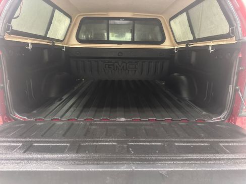 Used 2018 GMC Sierra 1500 SLT AWD/4WD image 10
