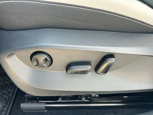 New 2026 Volkswagen Taos SE image 46