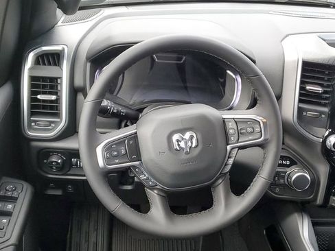 New 2026 RAM 1500 4x4 Crew Cab image 7