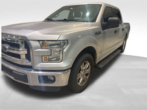 Used 2015 Ford F150 XLT image 3