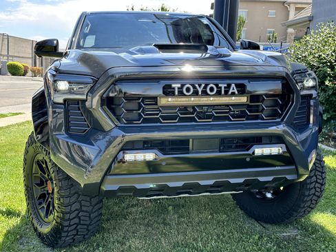 Used 2024 Toyota Tacoma TRD Pro AWD/4WD image 3