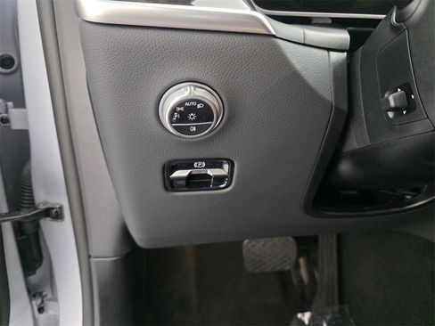 Certified 2025 Mercedes-Benz GLC 300 image 23