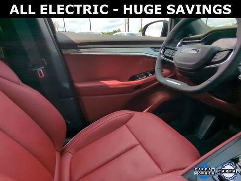 Used 2025 Jeep Wagoneer S Launch Edition image 16