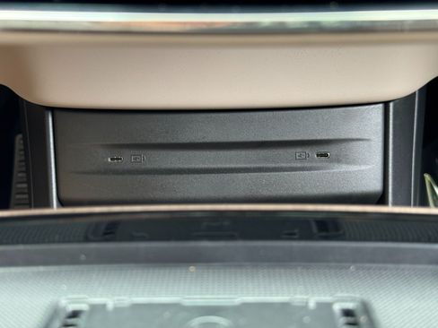 Used 2025 Volvo EX90 Ultra AWD/4WD image 30