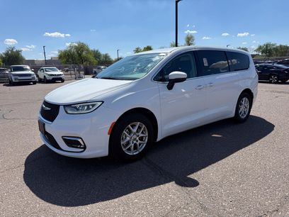 Used 2023 Chrysler Pacifica Touring-L