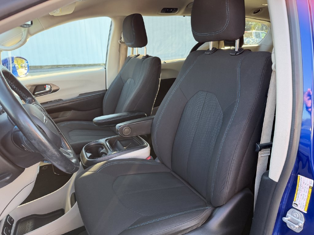 Used 2021 Chrysler Pacifica Touring AWD/4WD image 22