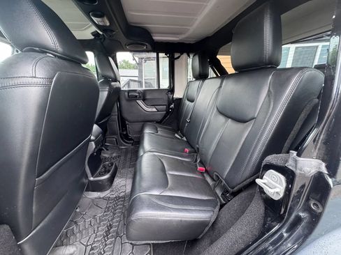 Used 2013 Jeep Wrangler Unlimited Sahara AWD/4WD image 30