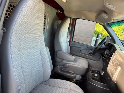 Used 2014 Chevrolet Express 1500 AWD image 17