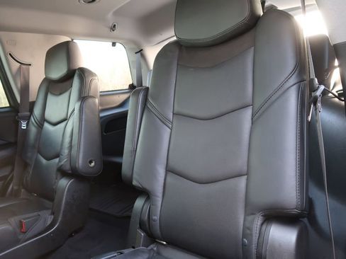 Certified 2018 Cadillac Escalade Premium Luxury image 32