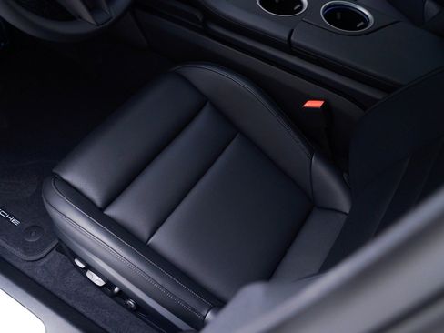 New 2026 Porsche Taycan image 17