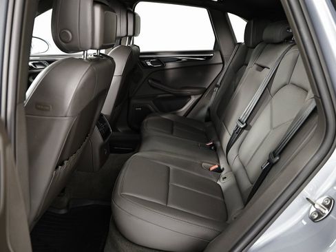 Used 2021 Porsche Macan image 27