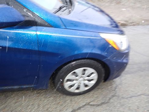 Used 2015 Hyundai Accent GLS image 14