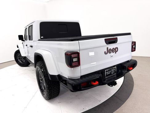 Used 2024 Jeep Gladiator Mojave AWD/4WD image 8