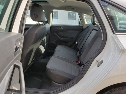 New 2026 Volkswagen Jetta SE FWD image 8