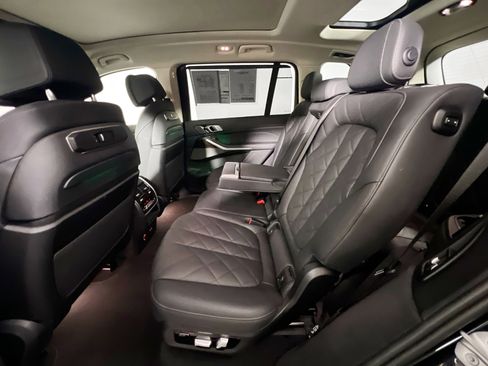 Used 2024 BMW X7 xDrive40i image 29