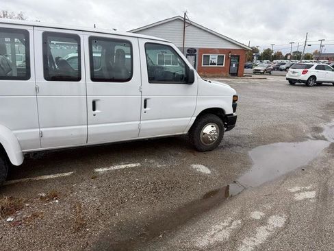 Used 2009 Ford E-350 and Econoline 350 Extended Wagon Super Duty RWD image 4