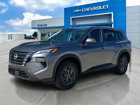 Used 2026 Nissan Rogue SV AWD/4WD image 1