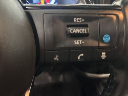 Used 2024 Nissan Pathfinder Platinum w/ Black Appearance Package image 22