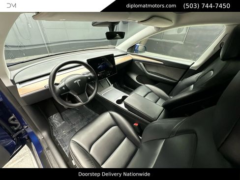 Used 2023 Tesla Model Y Long Range image 16