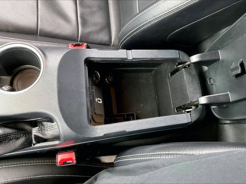 Used 2022 Ford Mustang Premium image 36