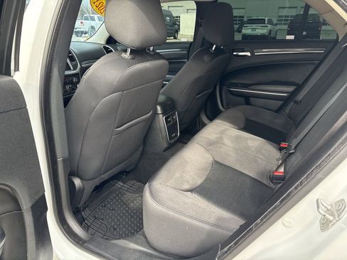 Used 2021 Chrysler 300 Touring w/ Sport Appearance Package image 10