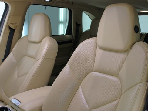 Used 2012 Porsche Cayenne image 34