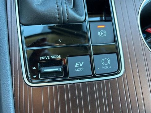 Used 2022 Toyota Sienna XLE image 19