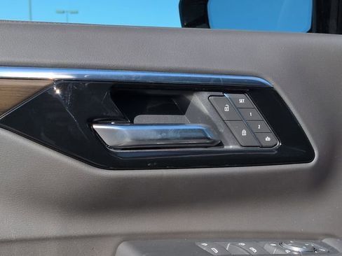 New 2025 Chevrolet Suburban High Country image 22