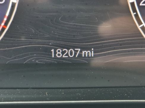 Used 2025 Jeep Grand Cherokee Limited w/ Black Appearance Package image 34