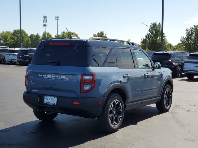 New 2026 Ford Bronco Sport Outer Banks w/ Elevation Graphic Package AWD/4WD image 3