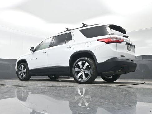 Used 2021 Chevrolet Traverse LT w/ LT Premium Package image 28