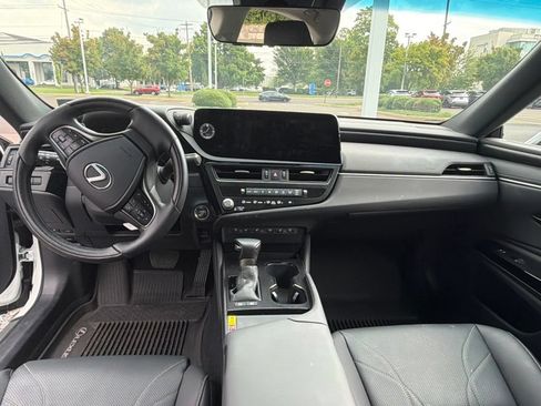 Used 2025 Lexus ES 300h w/ Luxury Package FWD image 8